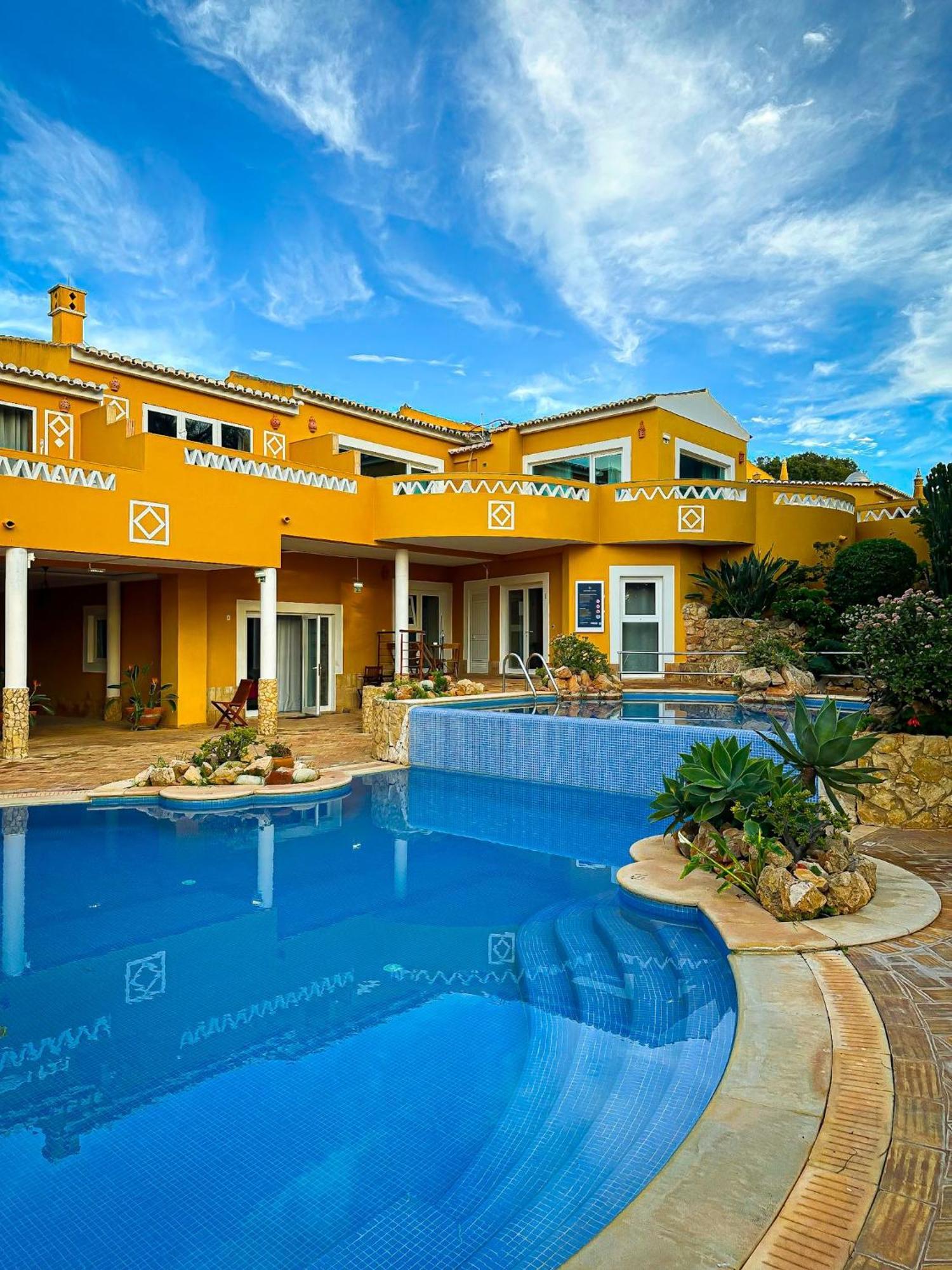 Montinho De Ouro Hotel Luz